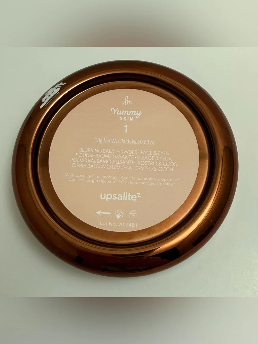 Danessa Myricks Yummy Skin Blurring Balm Powder in Shade 1